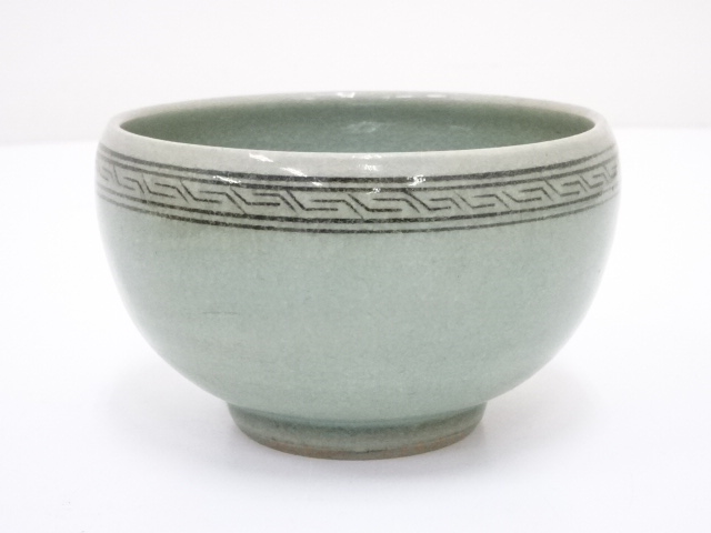 青磁平茶碗 清朝？ 保存箱 MA379 ◎【茶器/茶道具 抹茶茶碗】 梅鉢又は 