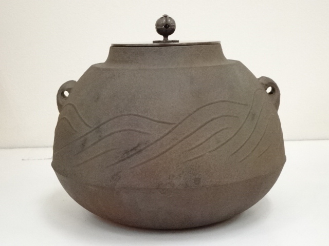 茶道具】金森紹栄造 亀甲鶴文独楽釜（共箱） - メルカリ - 工芸品