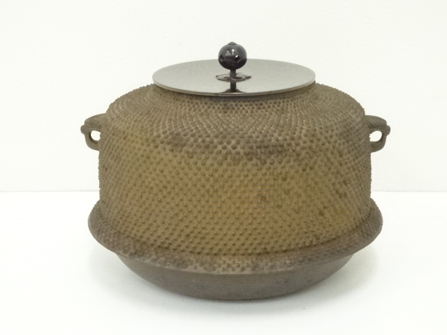 道具 ] - 道具 釜師 木村宗哉造 総霰紋真形羽付釜（共箱） | ネット  